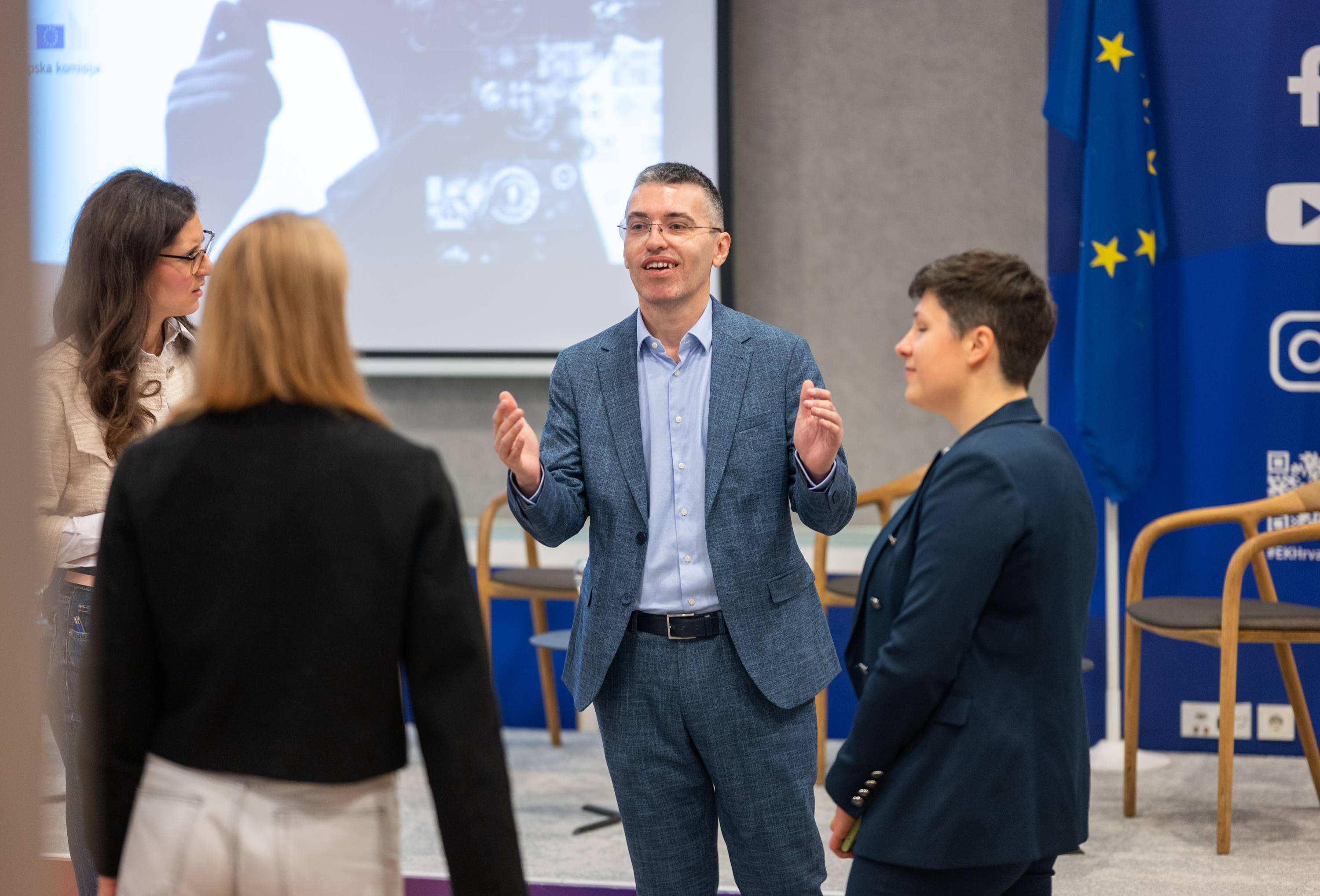 Konf AI galerija - fotografija 2