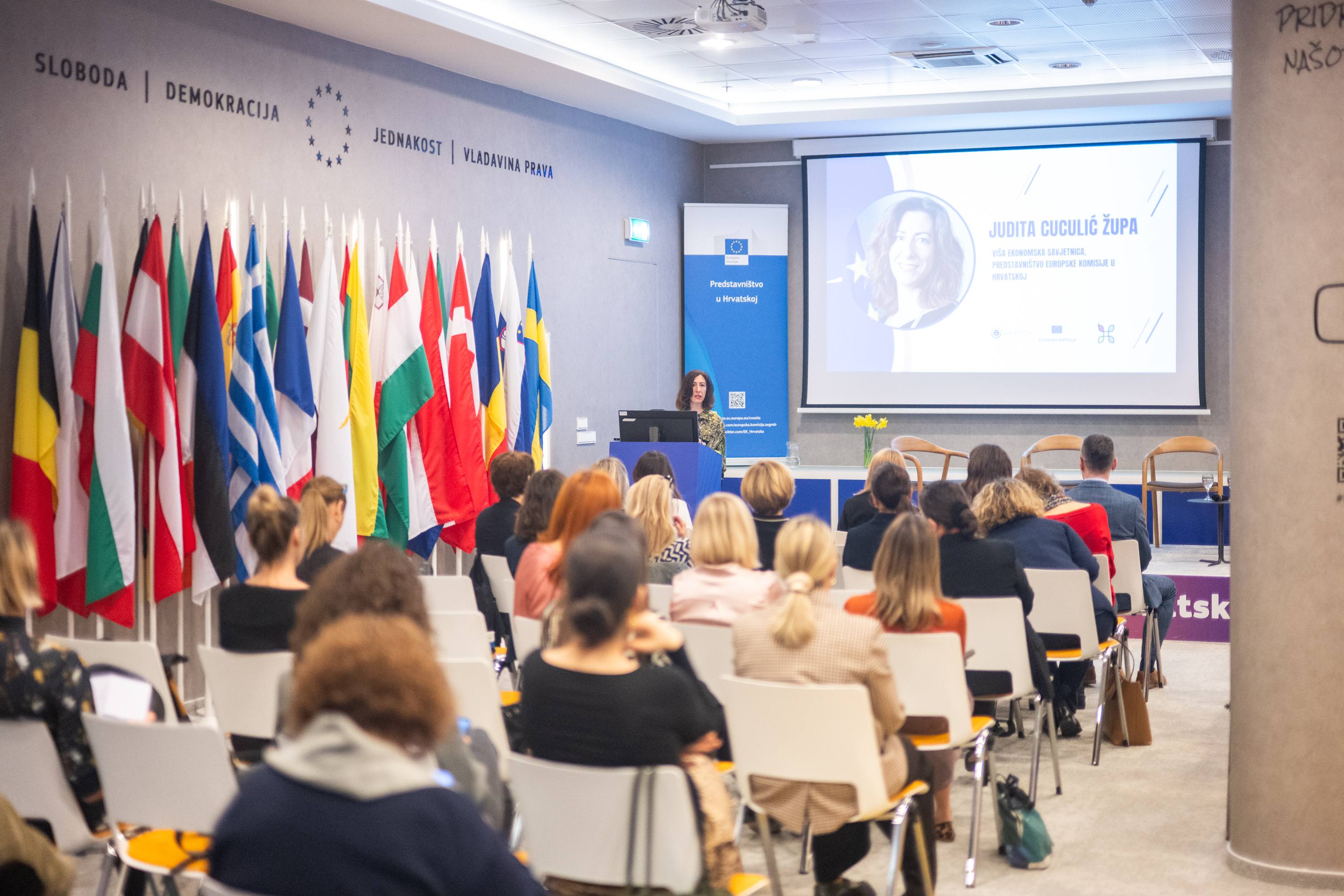 Konf AI galerija - fotografija 40