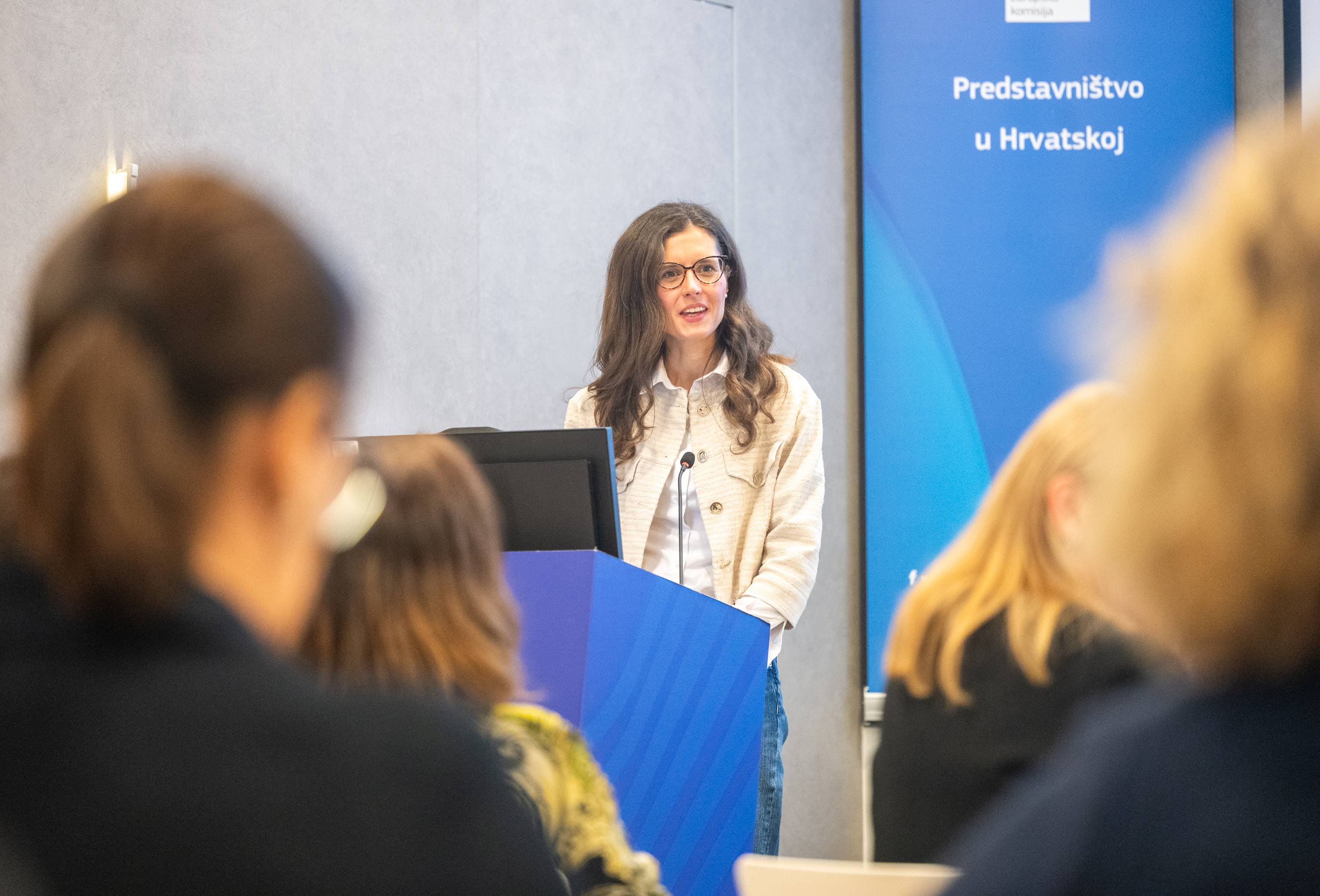 Konf AI galerija - fotografija 53