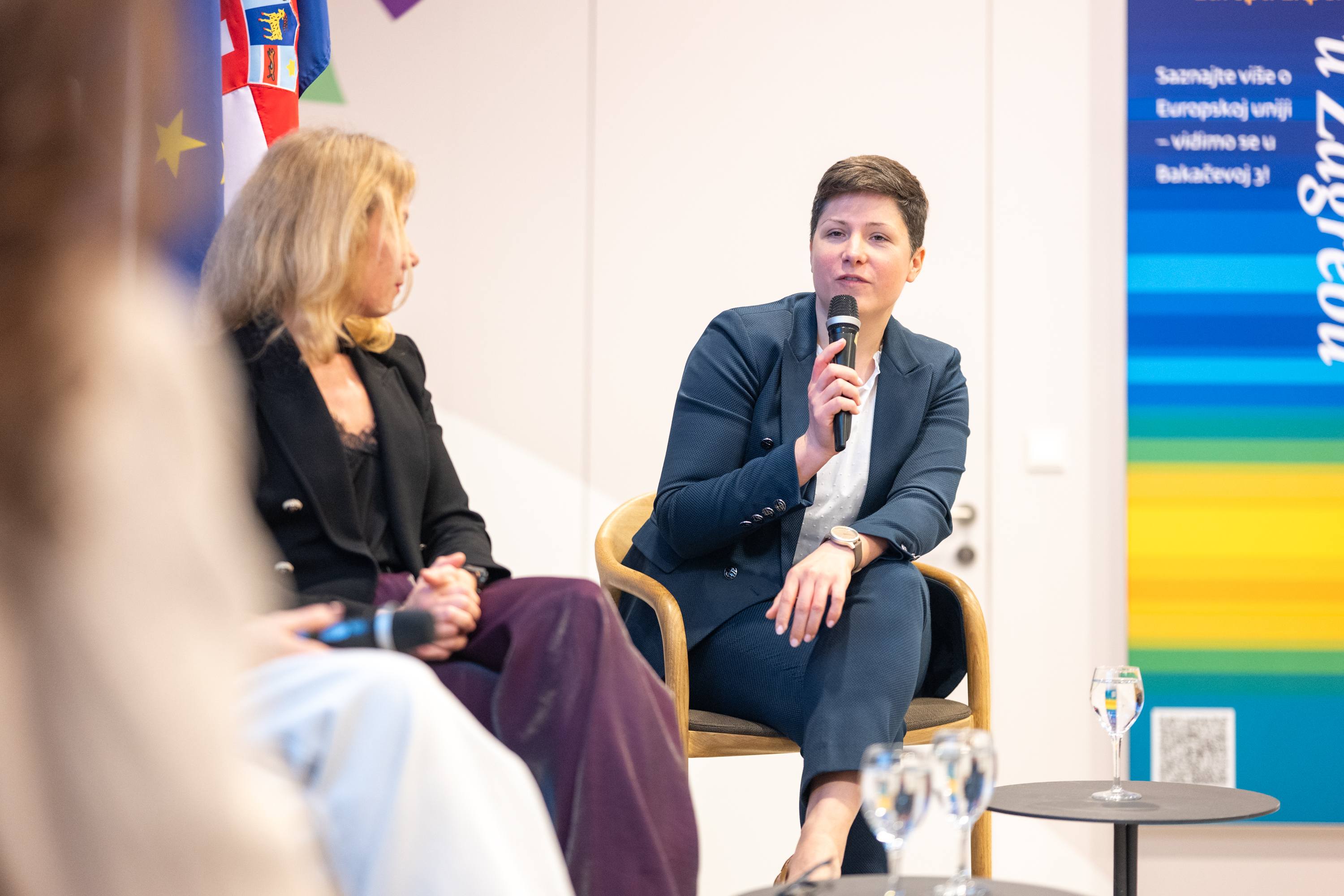 Konf AI galerija - fotografija 63