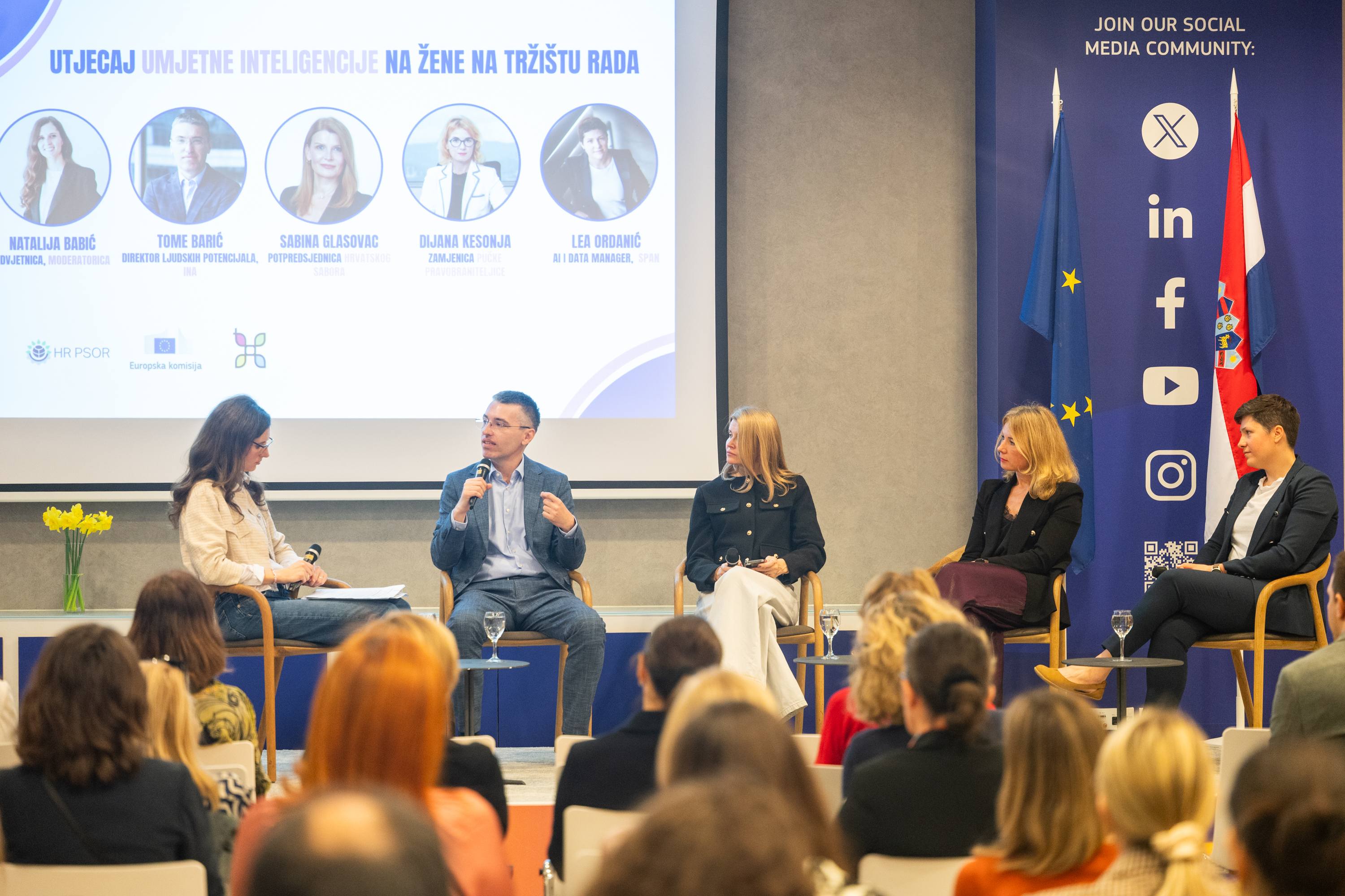 Konf AI galerija - fotografija 72