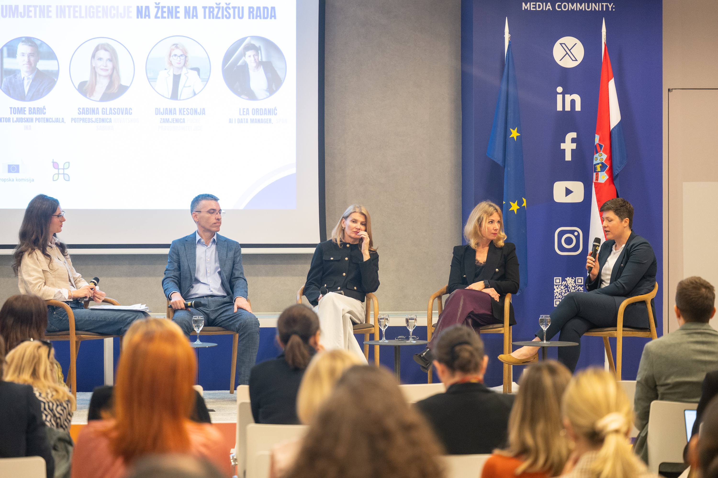 Konf AI galerija - fotografija 74