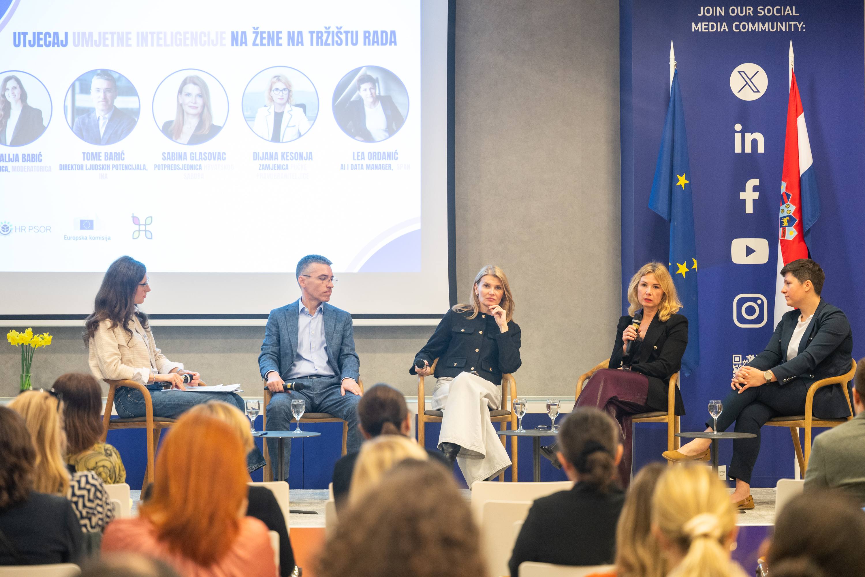 Konf AI galerija - fotografija 77