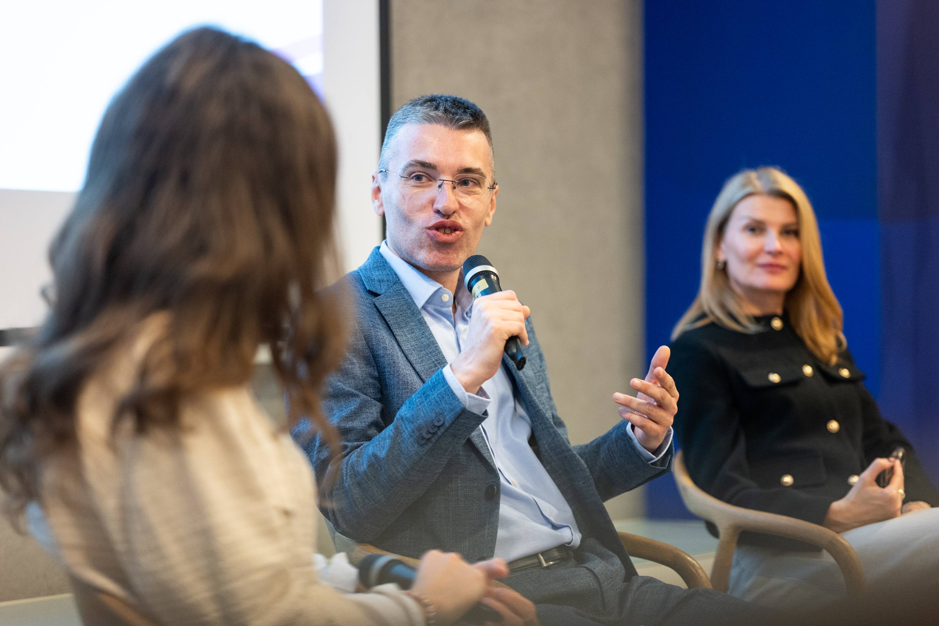 Konf AI galerija - fotografija 87