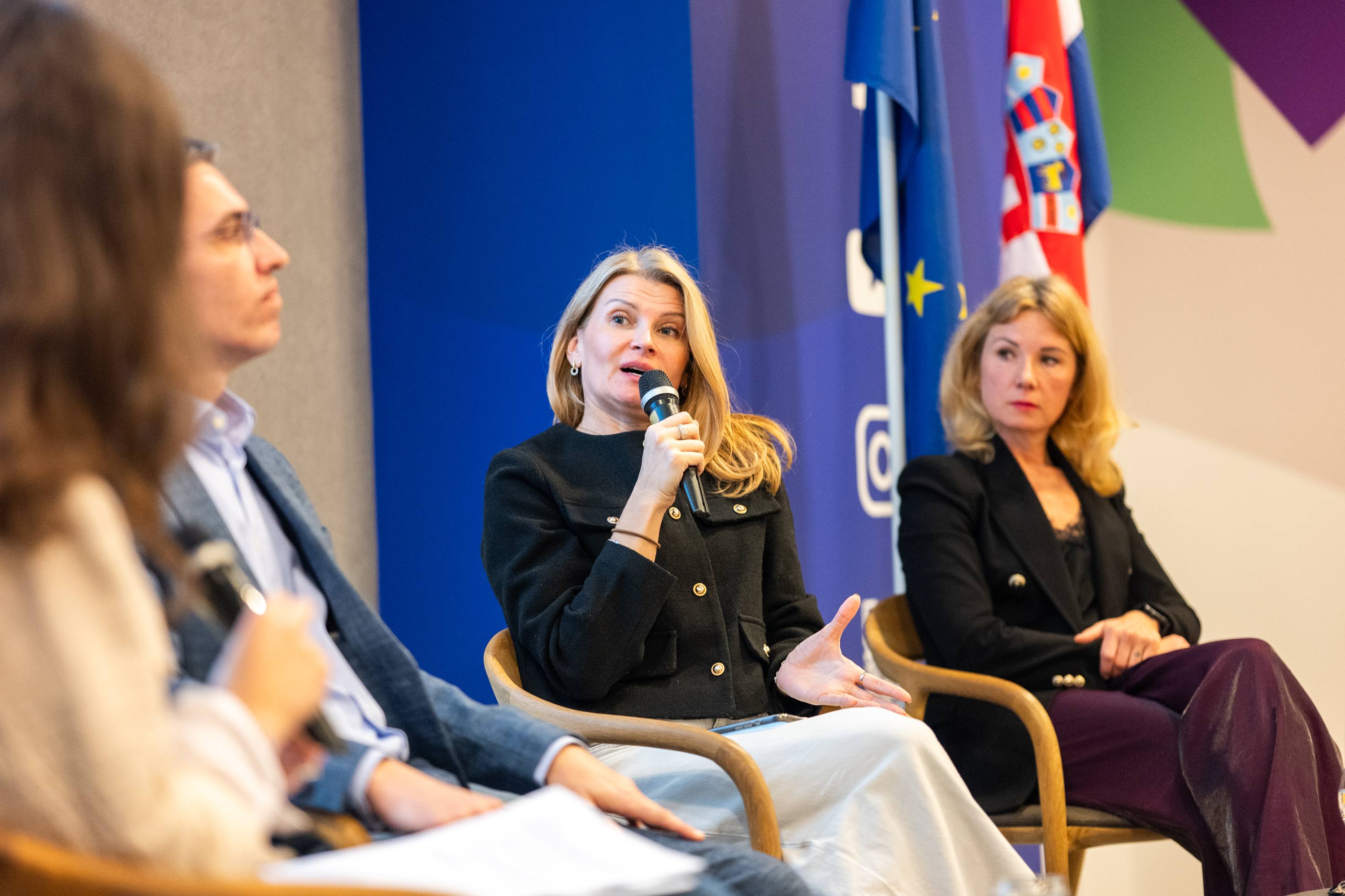 Konf AI galerija - fotografija 90