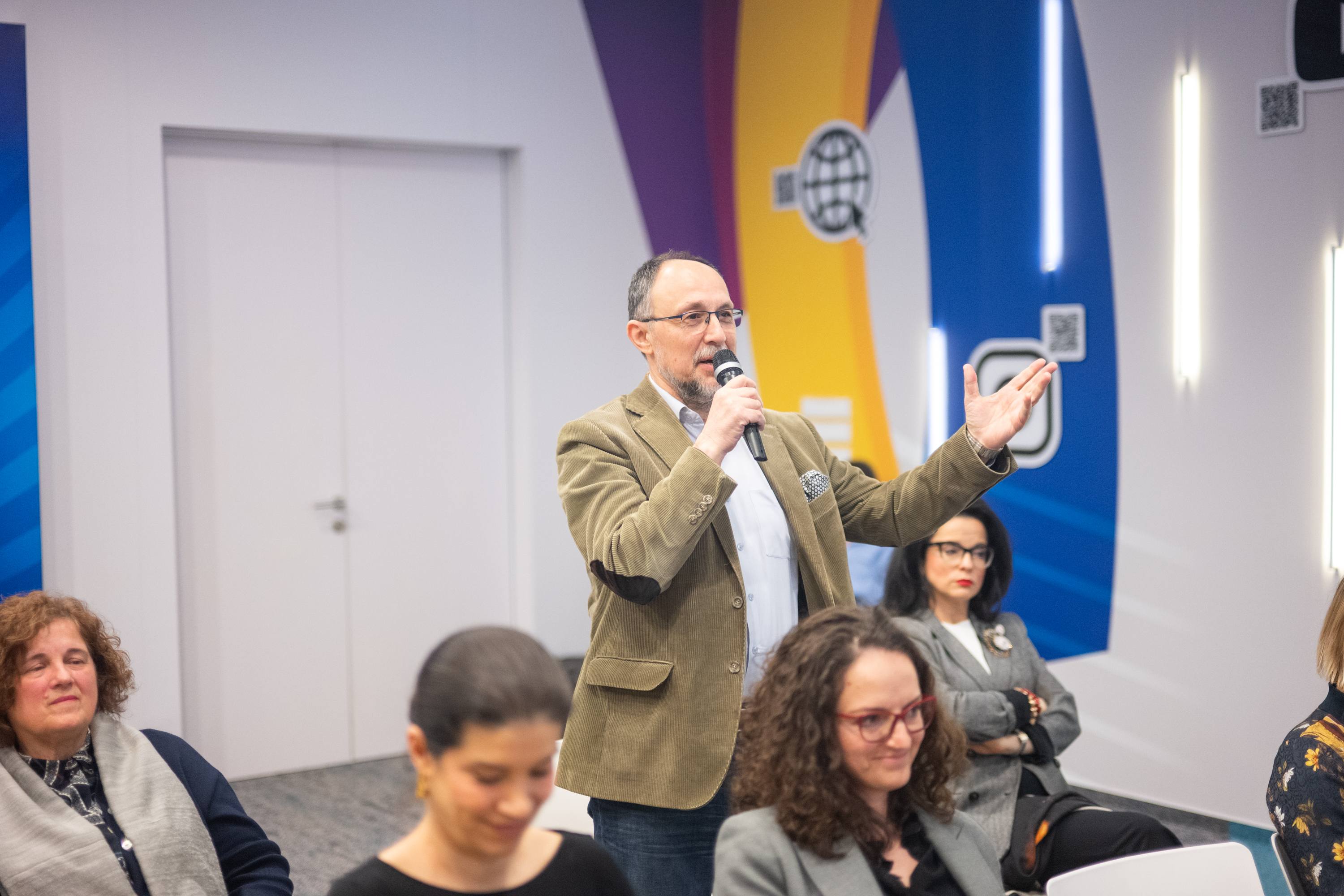 Konf AI galerija - fotografija 101