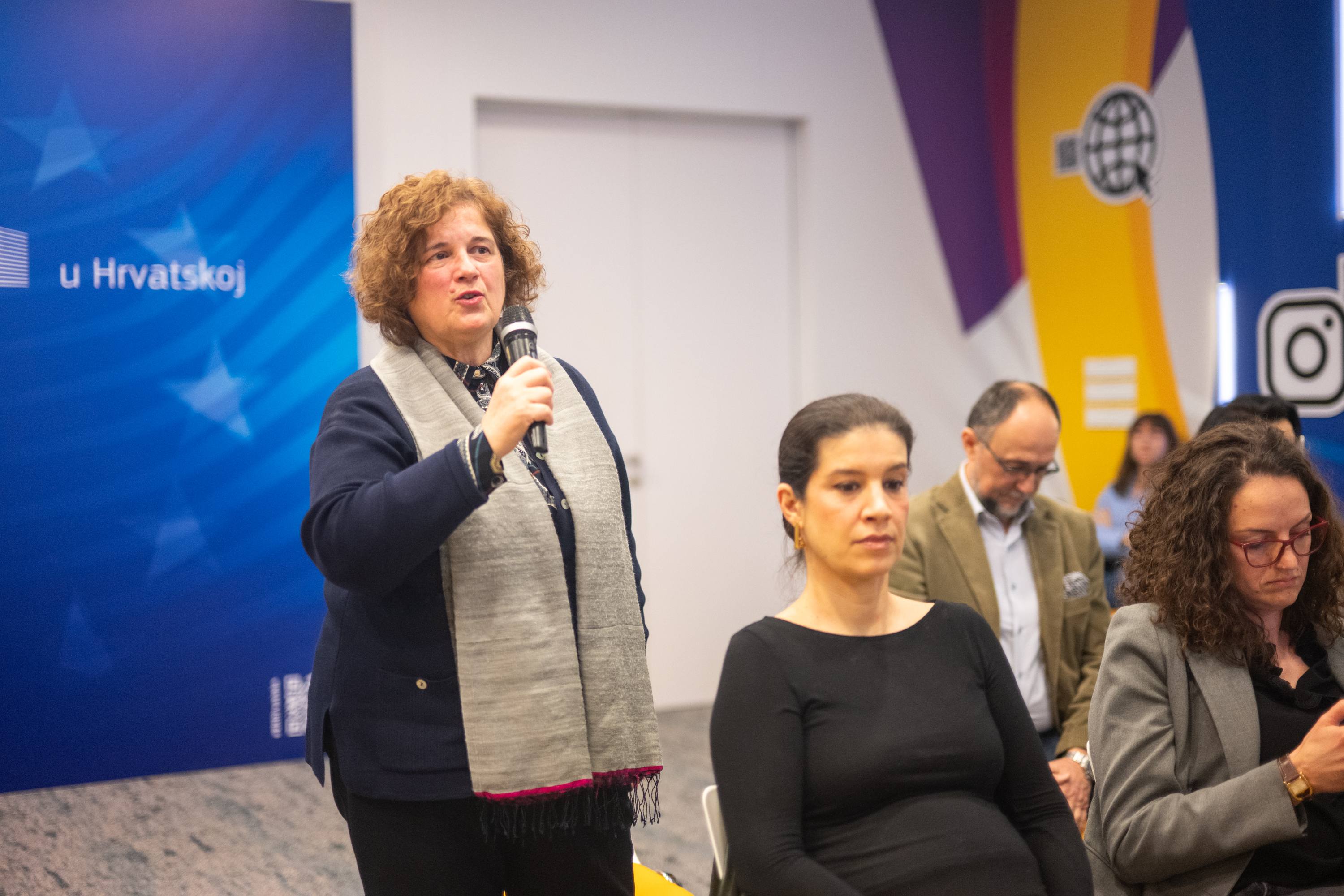 Konf AI galerija - fotografija 103